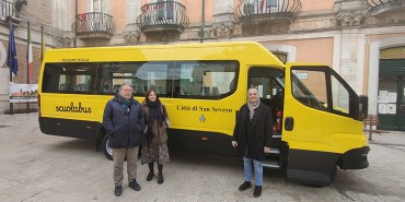 Consegnato il nuovo pullmino scuolabus al Comune di San Severo