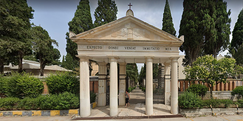 Il cimitero di Lucera da circa un mese senza navetta elettrica per i disabili