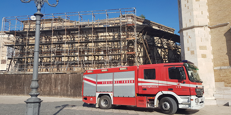 Peggiora la situazione del Sant'Anna. Vigili del Fuoco all'opera