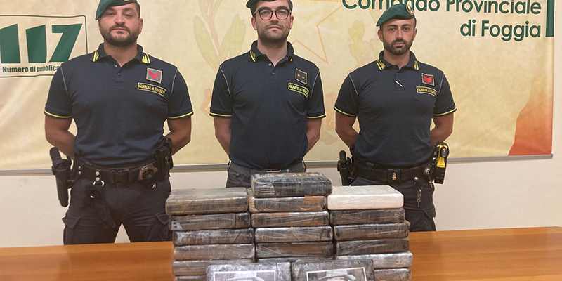 Guardia di Finanza: sequestrati 26 kg. di cocaina. 2 arresti