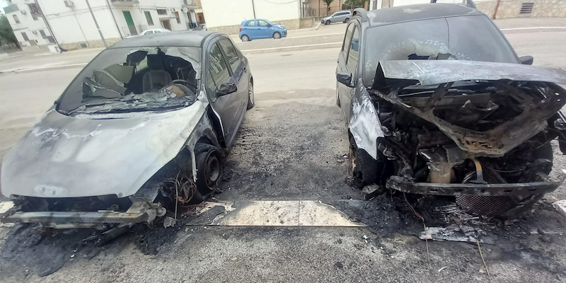 Lucera. Due auto in fiamme in via Montegrappa