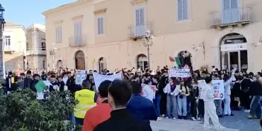 Monta la protesta anche a Lucera. Gli studenti manifestano dissenso