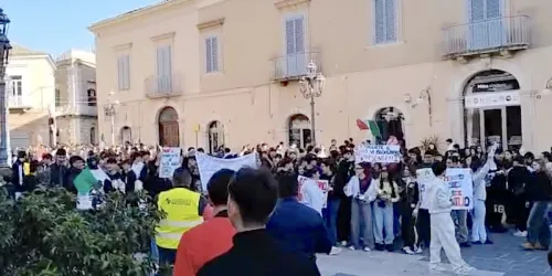 Monta la protesta anche a Lucera. Gli studenti manifestano dissenso