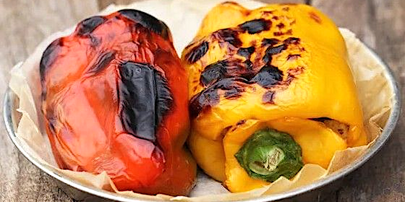 "Puparuoli gruossi 'mbuttunati": la cucina racconta due secoli di storia